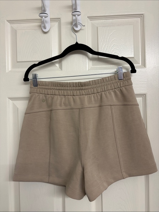 lululemon athletica Pants - 241. Lululemon Softstreme High-Rise Short 4"
Sheer Oak NWT size 8